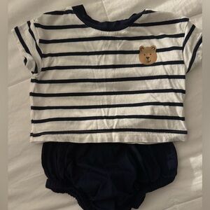 Two piece baby gap outfit